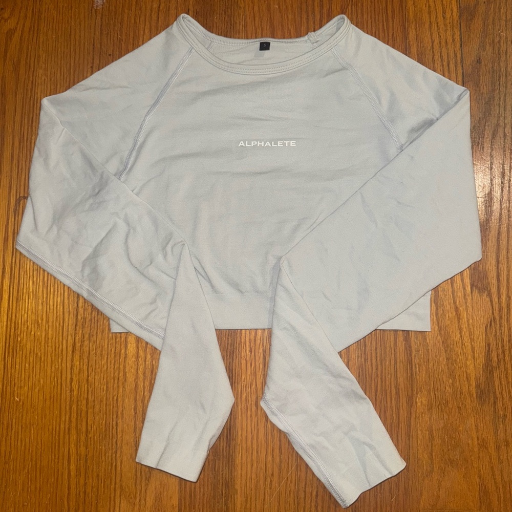 Alphalete long sleeve crop top